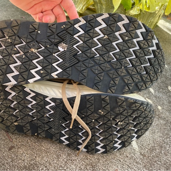 Converse High-Top Sneakers in Brown and Cream - Picture 6 of 6